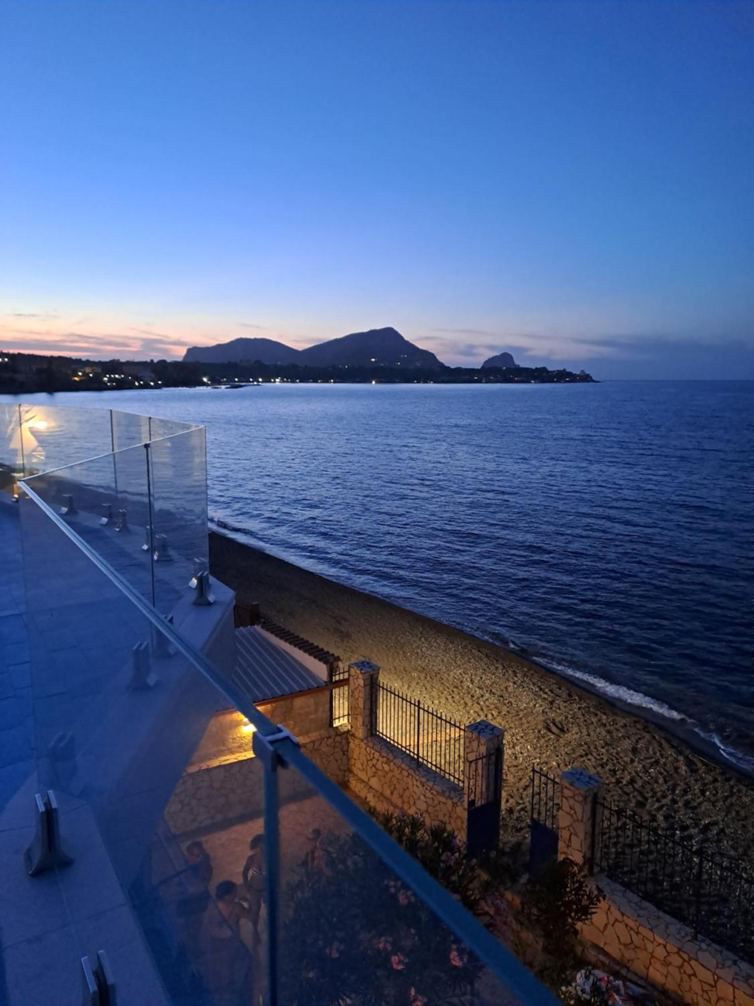 Blue Life, Sea-Luxury Rooms On The Beach Between Palermo And Cefalu' Casteldaccia Exterior foto